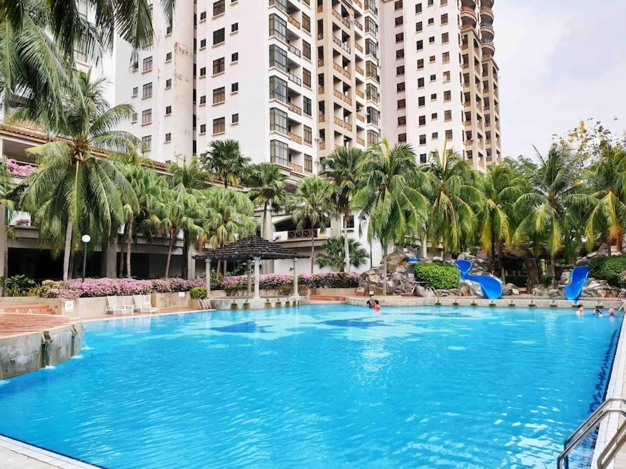 Melaka Relax Home - 6 Pax - Seaview Corner Unit - 6 Min To Historical Spot & Jonker Apartment Malacca